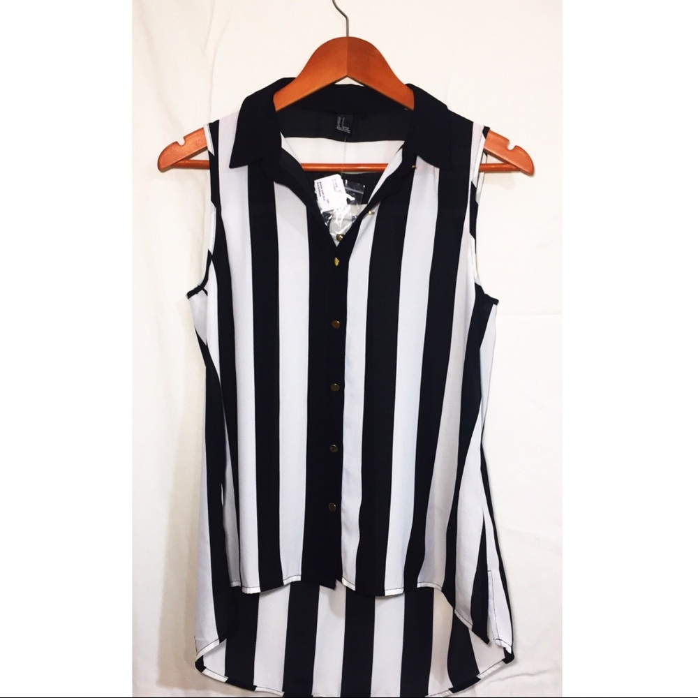Forever 21 sleeveless top black and white